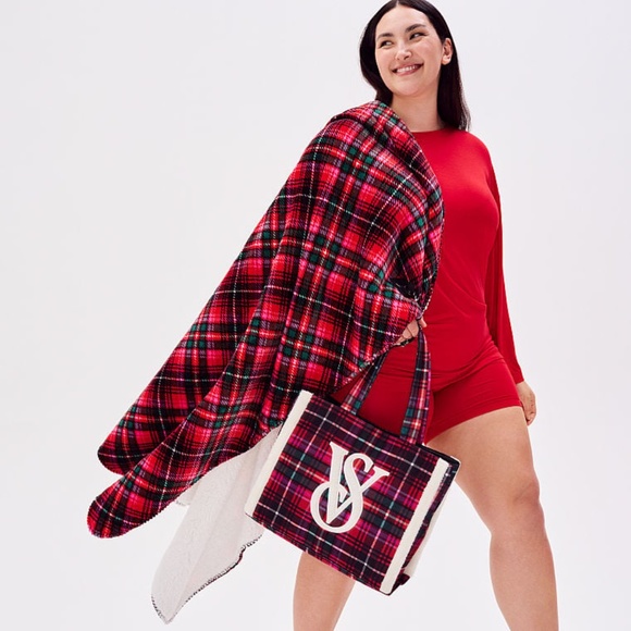 Victoria’s Secret Plaid Tote NWT - Picture 5 of 5